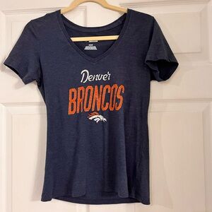 Women’s‎ NFL Denver Broncos T Shirt Navy Medium Fitted Officially Licensed